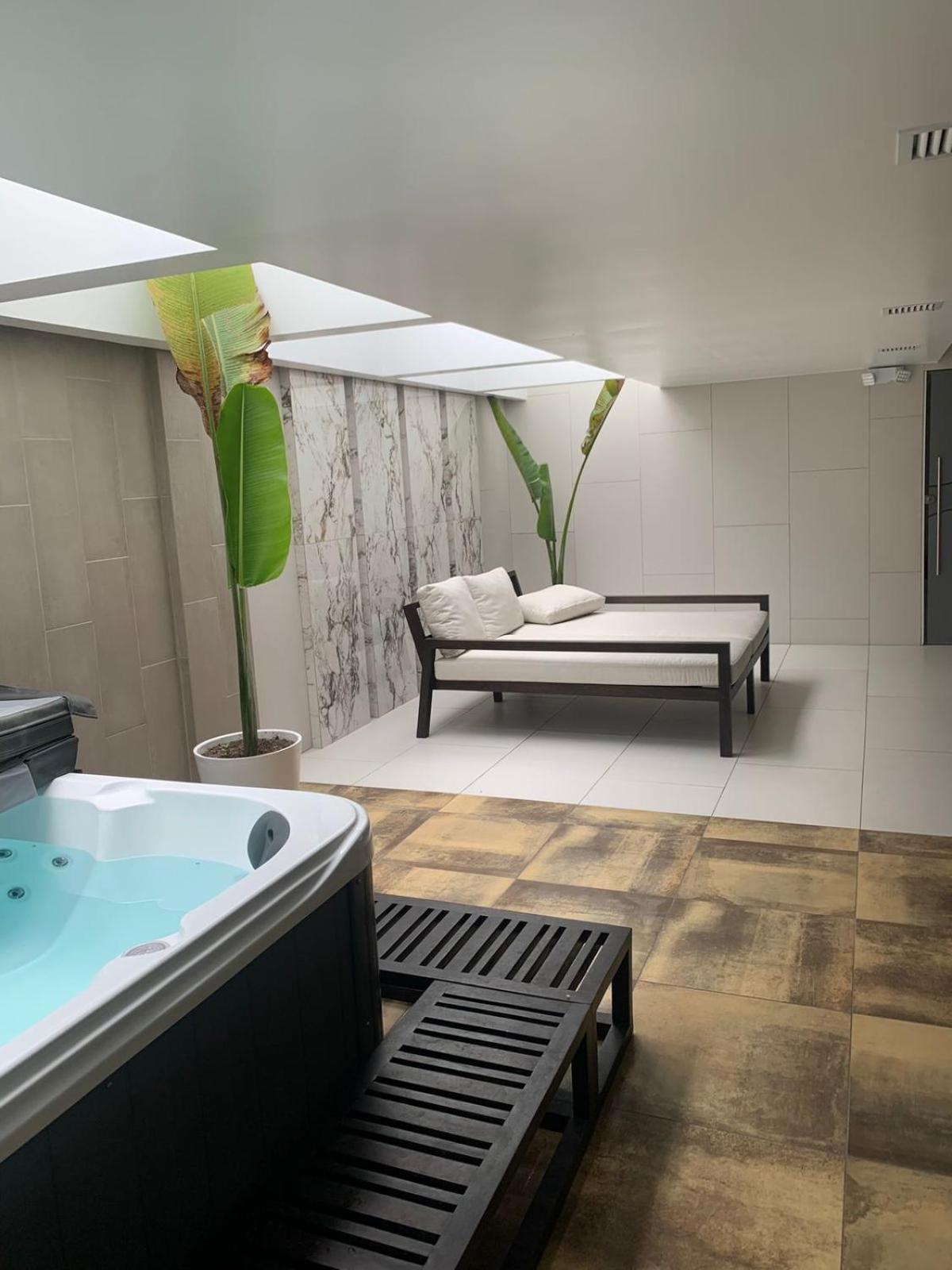 Confort Suite La Carolina Quito Bagian luar foto